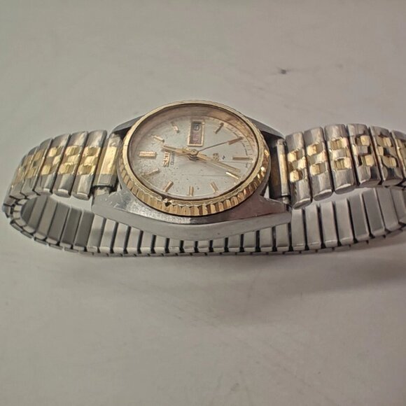 VTG Seiko SQ Watch Women 25mm White Dial Two Tone Daydate Round 8523-0059 NewBat - Picture 10 of 16